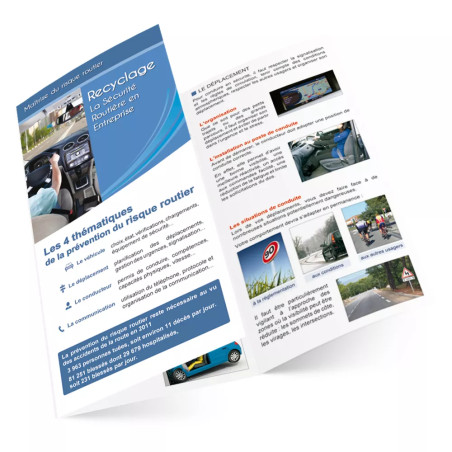 Mockup dépliant 3 volets sécurité routière