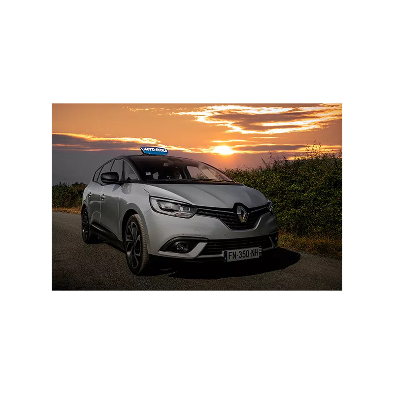 Panneau installé sur voiture